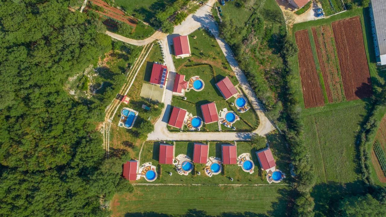 Holiday Park Village Jelovci Kringa Exterior foto